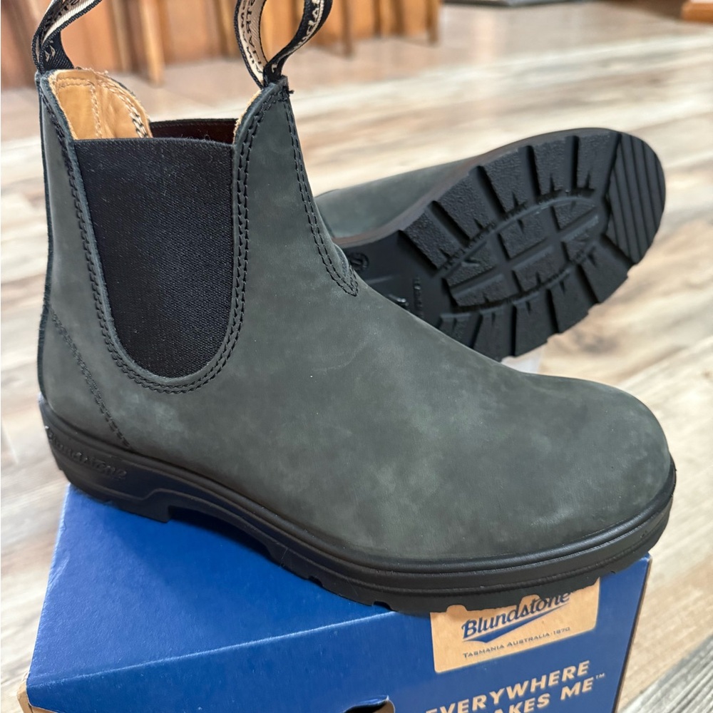Blundstone Dark Gray Chelsea Boots